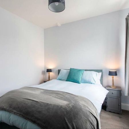 Beautiful Two Bed Mumbles Flat - With Parking Space Экстерьер фото
