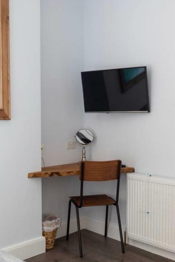 Beautiful Two Bed Mumbles Flat - With Parking Space Экстерьер фото