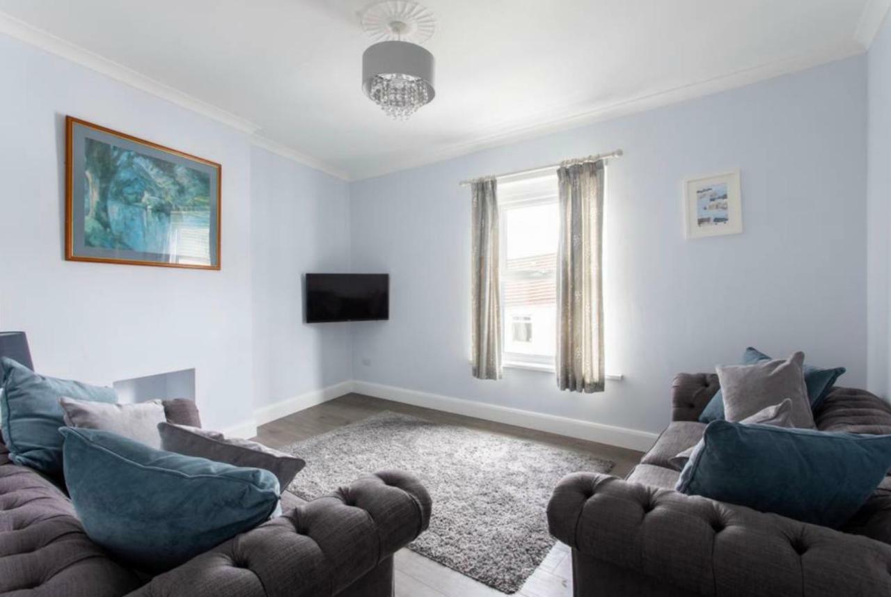 Beautiful Two Bed Mumbles Flat - With Parking Space Экстерьер фото