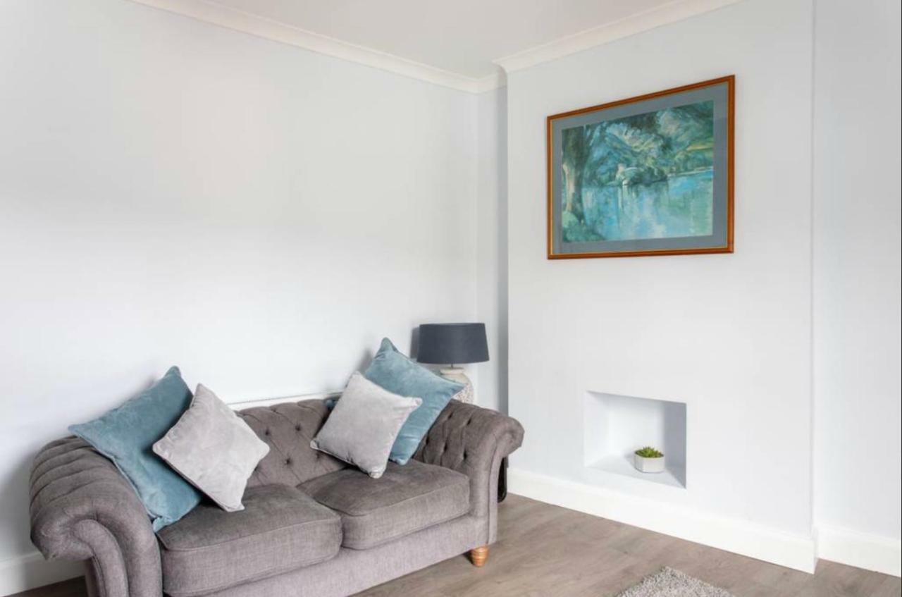 Beautiful Two Bed Mumbles Flat - With Parking Space Экстерьер фото