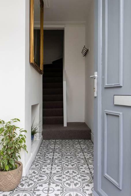 Beautiful Two Bed Mumbles Flat - With Parking Space Экстерьер фото