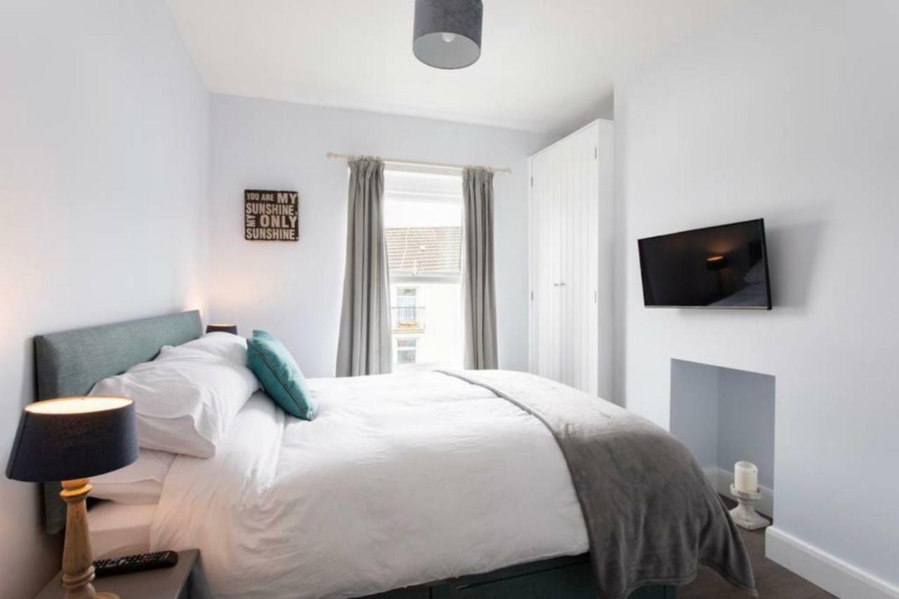 Beautiful Two Bed Mumbles Flat - With Parking Space Экстерьер фото