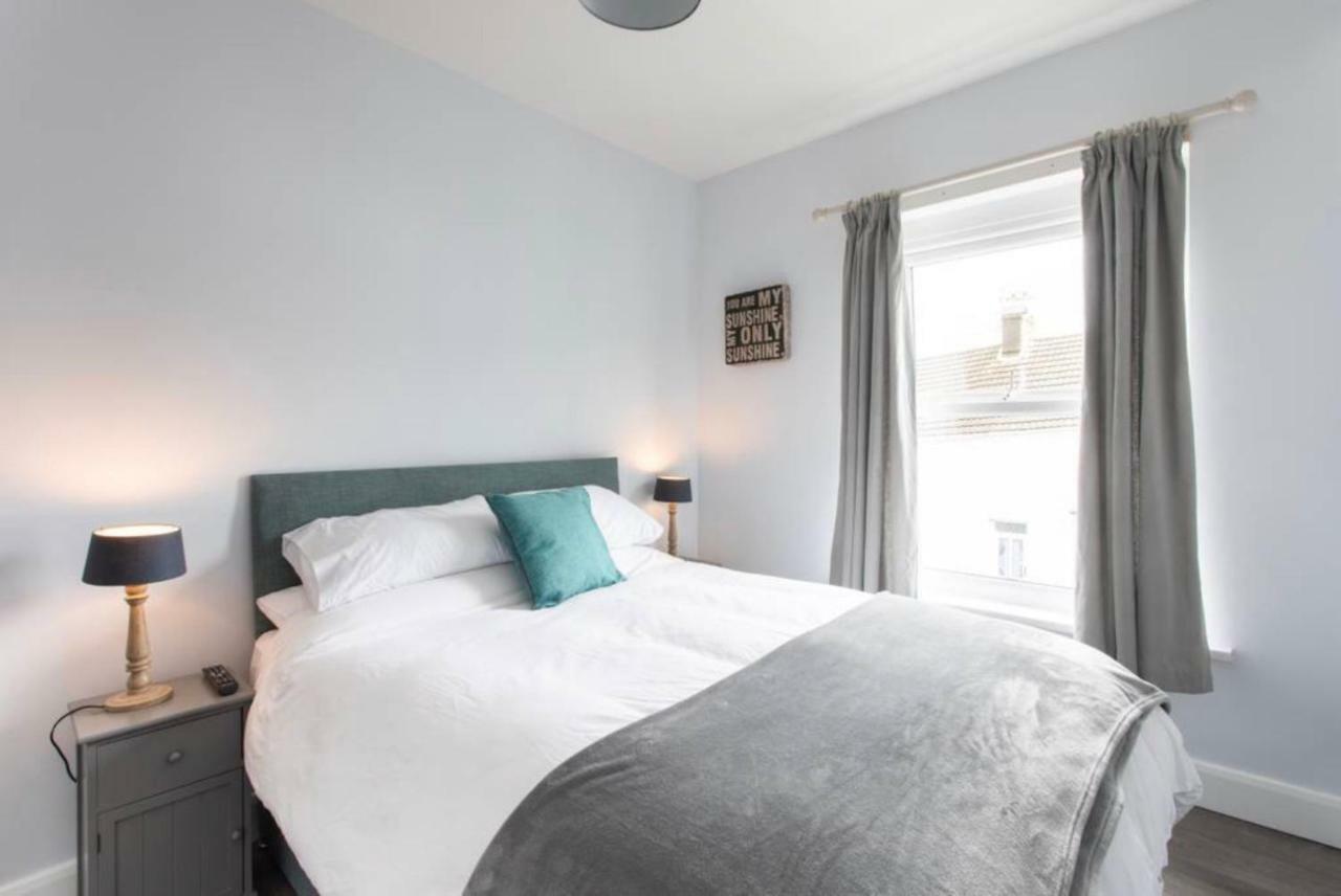 Beautiful Two Bed Mumbles Flat - With Parking Space Экстерьер фото
