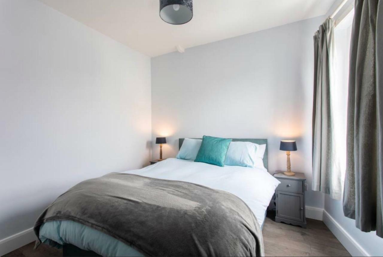 Beautiful Two Bed Mumbles Flat - With Parking Space Экстерьер фото